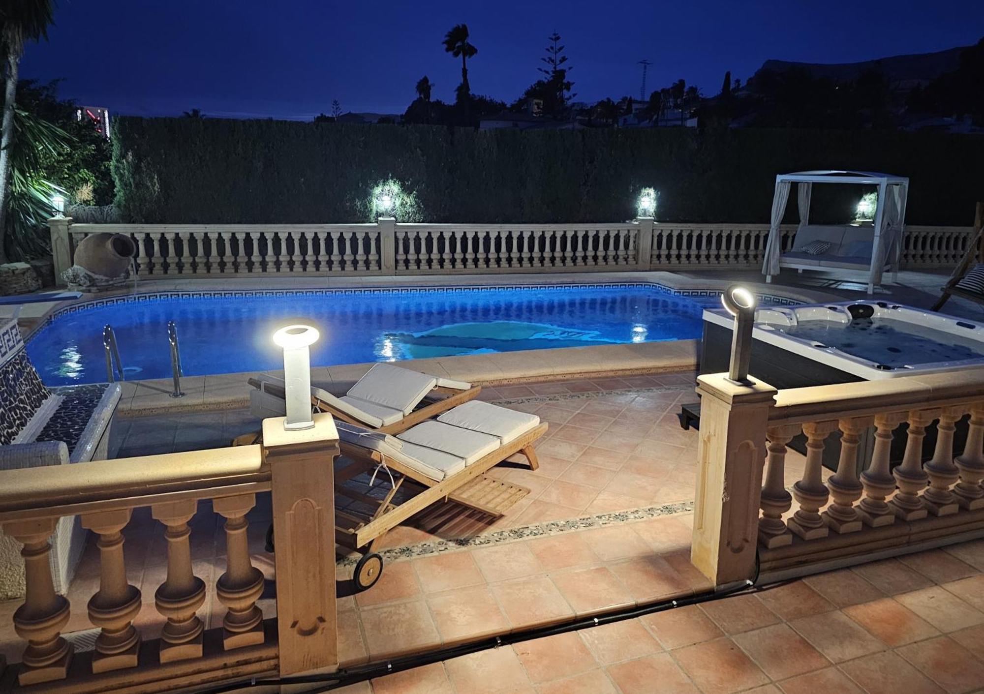 Luxury Villa - Pool, Hot Tub, Aircon, Tvs, Home Cinema, Office, Gbit Internet, Sports Equipment Calpe Exterior foto