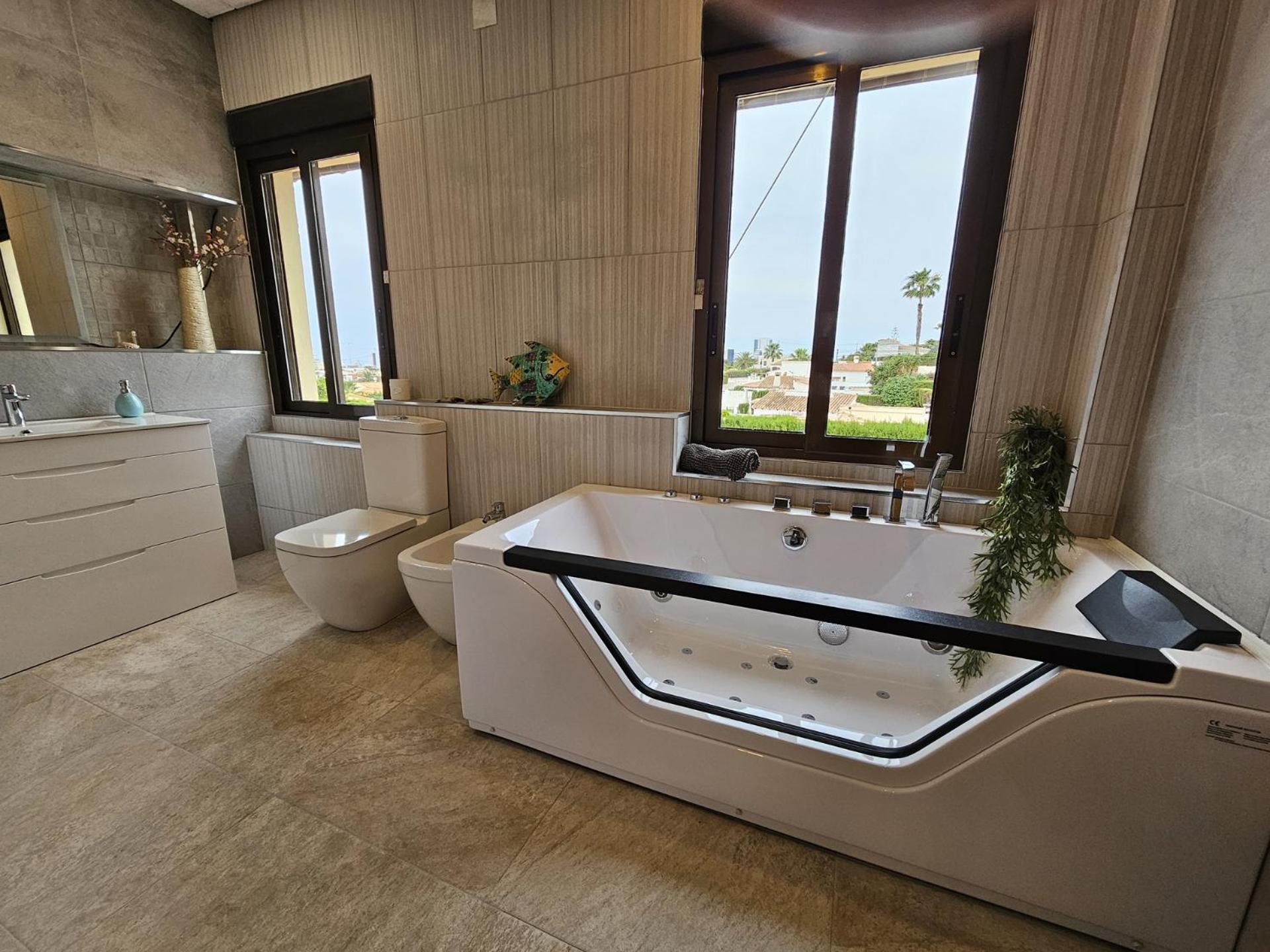 Luxury Villa - Pool, Hot Tub, Aircon, Tvs, Home Cinema, Office, Gbit Internet, Sports Equipment Calpe Exterior foto